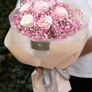6 pink rose with pink baby breath