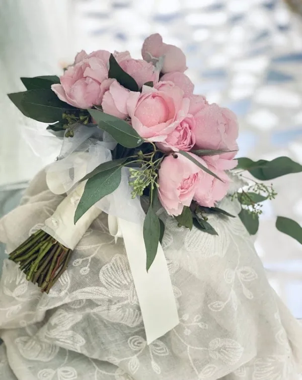David Austin Rose arrangement arranged by Sun's Florist, Kogarah