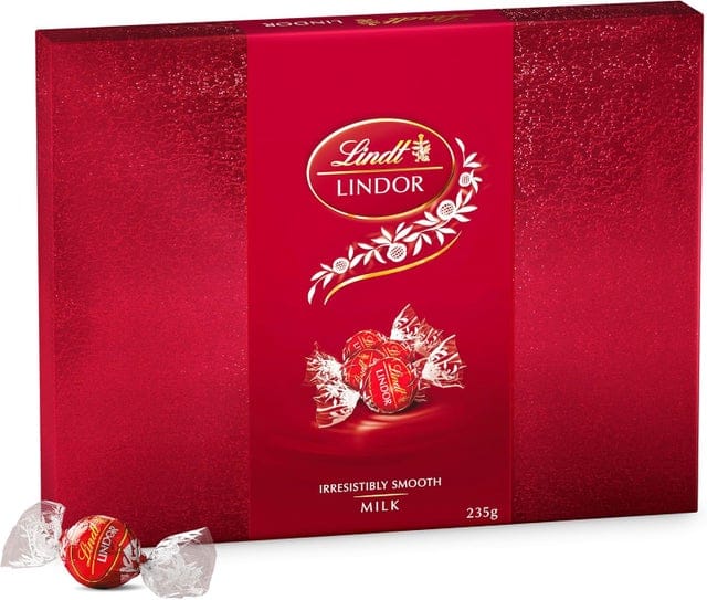 Lindt Lindor Milk Chocolate Gift Box 235g Red